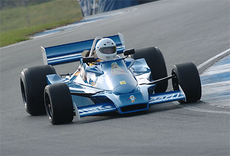 Formel 1-feltet ved Classic Race Aarhus viser kongeklassens udvikling gennem tre årtier, bl.a. med denne Hesketh fra 1977.